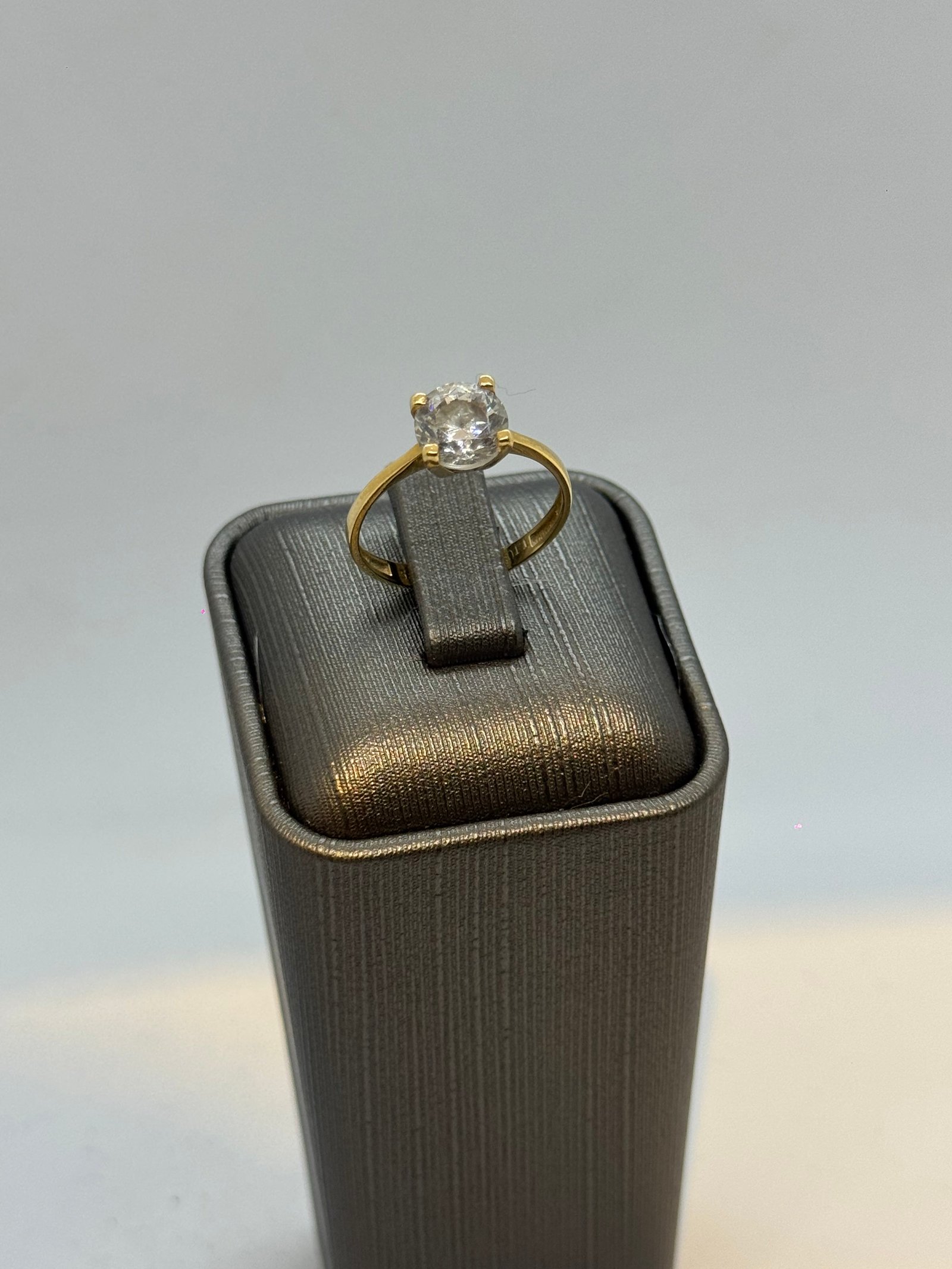 2.38 Gram 14 Ayar Tektaş Yüzük